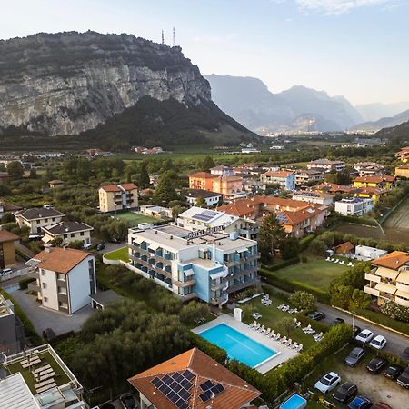 Hotel Holiday Sport & Relax Torbole Sul Garda Kültér fotó