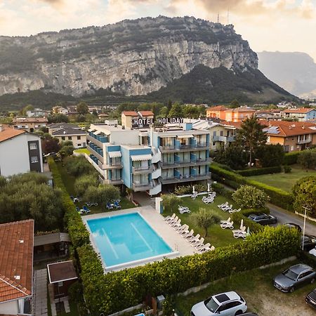 Hotel Holiday Sport & Relax Torbole Sul Garda Kültér fotó