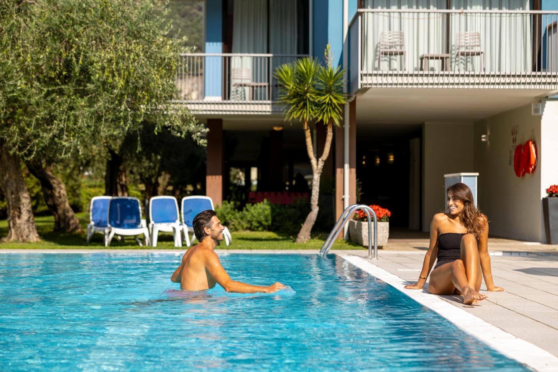 Hotel Holiday Sport & Relax Torbole Sul Garda Kültér fotó