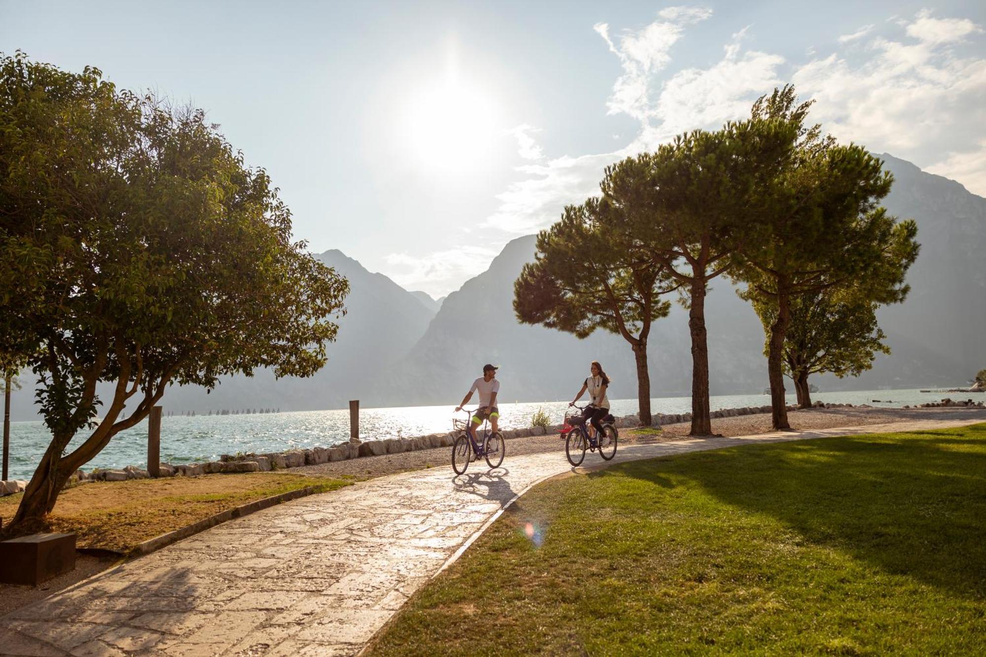 Hotel Holiday Sport & Relax Torbole Sul Garda Kültér fotó