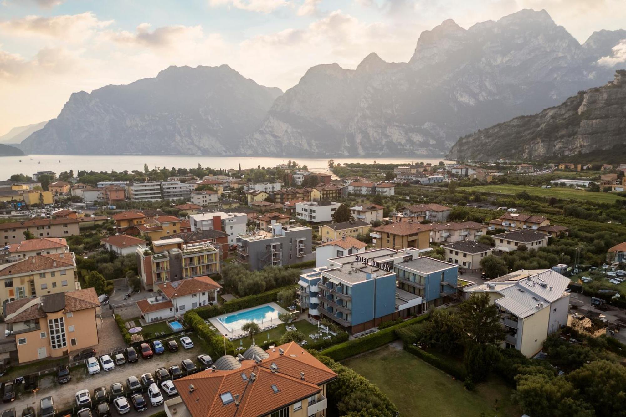 Hotel Holiday Sport & Relax Torbole Sul Garda Kültér fotó